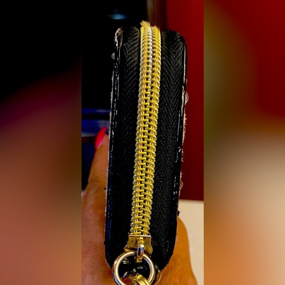 BETSEY JOHNSON Houndstooth Sequin
Wallet w/Gold-Tone Hardware, EUC - Picture 7 of 10